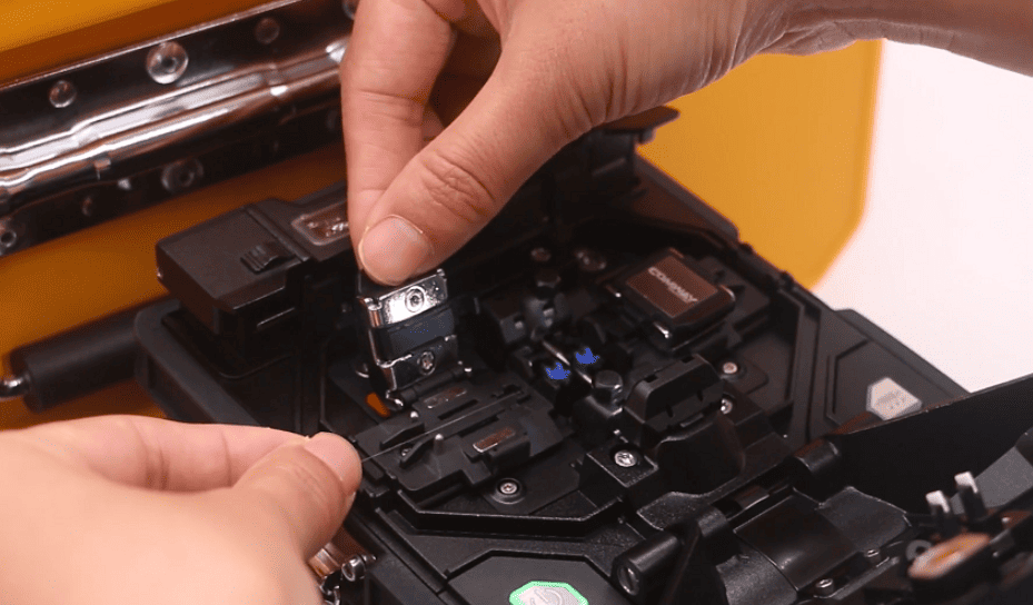 fusion splicer tech